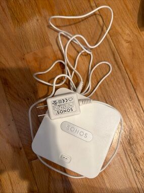 Sonos White Bridge with Matching White Power Adapter